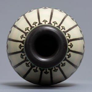 Een ornamentale art deco vaas met mat glazuur, Charles Catteau voor Boch Kéramis, 1e helft 20e eeuw — foto 6
