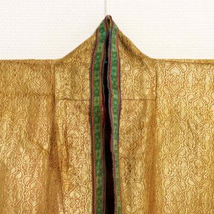 Een Ottomaanse goudbrokaat en ikat zijden chapan mantel, Dagestan of Oezbekistan, 19e eeuw — foto 8