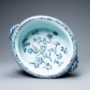 Een ovale blauw-witte Delftse jardinière met chinoiserie decor, eind 17e eeuw — foto 6