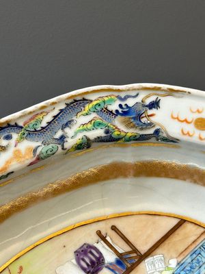 Een ovale Chinese Canton famille rose kom met figuratief decor, 19e eeuw — foto 6