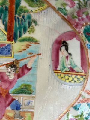 Een ovale Chinese Canton famille rose tazza met verhalend decor, 19e eeuw — foto 5