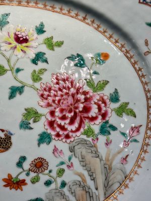 Een ovale Chinese famille rose schotel met vogels bij bloesemtakken, Qianlong — foto 7