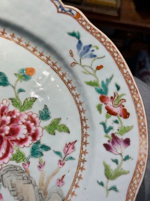 Een ovale Chinese famille rose schotel met vogels bij bloesemtakken, Qianlong — foto 8