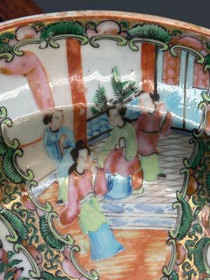 Een ovale Chinese gemonogrammeerde Canton famille rose schotel, 19e eeuw — foto 8