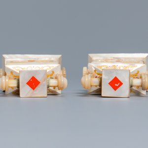 Een overcomplete Chinese spellendoos in deels verguld lakwerk met parelmoeren accessoires, Canton, 19e eeuw — foto 18