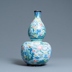 Een overgedecoreerde blauw-witte Delftse chinoiserie vaas met pseudo-Chinees merk, ca. 1700 — foto 4