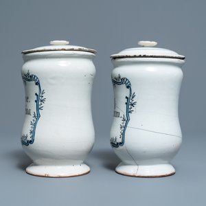 Een paar blauw-witte albarello-type apothekerspotten met deksels, Frankrijk, 2e helft 18e eeuw — foto 4