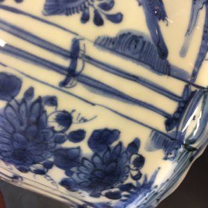Een paar blauw-witte Chinese kraaienkommen, Ming, Wanli — foto 14