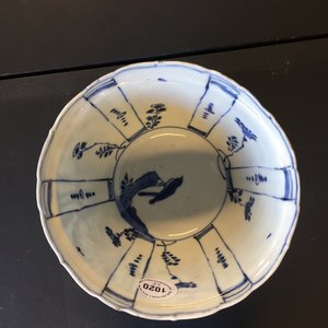 Een paar blauw-witte Chinese kraaienkommen, Ming, Wanli — foto 4
