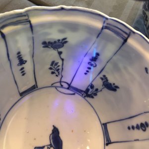 Een paar blauw-witte Chinese kraaienkommen, Ming, Wanli — foto 6