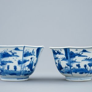 Een paar blauw-witte Chinese octagonale kommen, blauw-wit, Transitie periode, 1620-1683 — foto 1