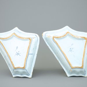 Een paar blauw-witte Delftse chinoiserie rijsttafel schotels, eind 17e eeuw — foto 2