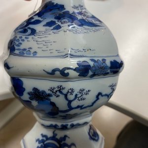 Een paar blauw-witte Delftse chinoiserie vazen, eind 17e eeuw — foto 19