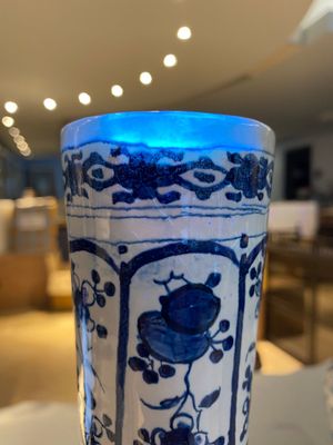 Een paar blauw-witte Delftse flesvormige chinoiserie vazen, 18e eeuw — foto 19