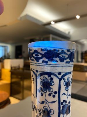 Een paar blauw-witte Delftse flesvormige chinoiserie vazen, 18e eeuw — foto 25