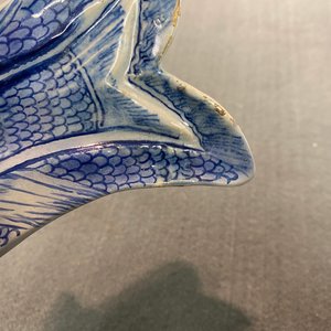 Een paar blauw-witte Delftse 'haring' schotels, 18e eeuw — foto 12