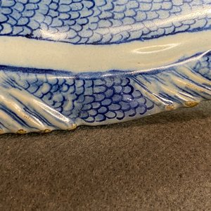 Een paar blauw-witte Delftse 'haring' schotels, 18e eeuw — foto 9