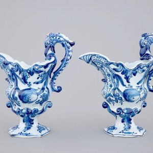 Een paar blauw-witte Delftse helmkannen, 18e eeuw — foto 4