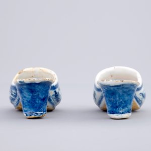 Een paar blauw-witte Delftse schoentjes, 18e eeuw — foto 5