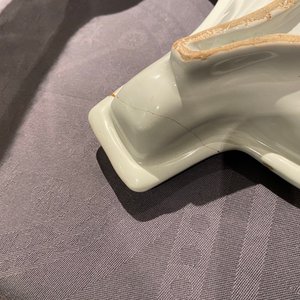 Een paar blauw-witte Delftse schotels met anjers, 18e eeuw — foto 5