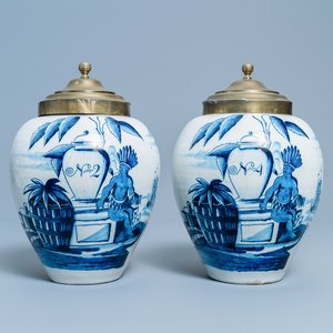 Een paar blauw-witte Delftse tabakspotten met indianen, 18e eeuw — foto 1