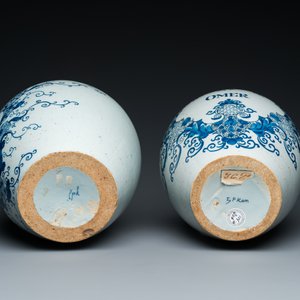 Een paar blauw-witte Delftse tabakspotten met koperen deksels, 18e eeuw — foto 7