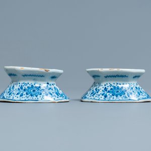Een paar blauw-witte Delftse zoutvaten, 18e eeuw — foto 4