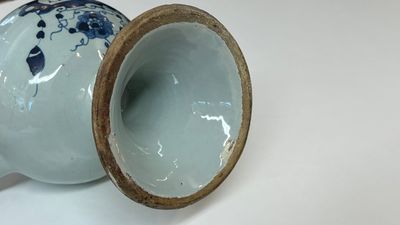 Een paar blauw-witte Engelse Delftware siroopkannen, wellicht Londen, vroeg 18e eeuw — foto 13