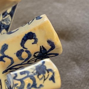 Een paar blauw-witte tulpenvazen in Delftse stijl, Samson, Frankrijk, 19e eeuw — foto 12