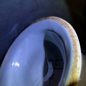 Een paar blauwwitte Delftse altaarvazen met chinoiserie decor, eind 17e eeuw — foto 11