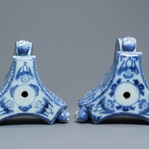 Een paar blauwwitte Delftse basissen voor kandelaars, 17e eeuw — foto 7
