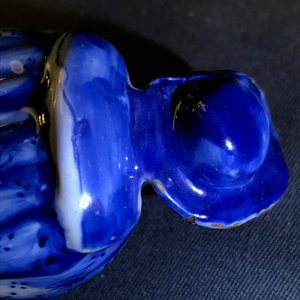 Een paar blauwwitte Delftse figuren van draailierspelers op basementen, 18e eeuw — foto 11