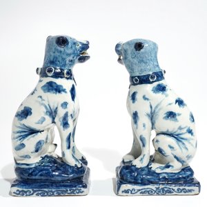 Een paar blauwwitte Delftse honden, 1e helft 18e eeuw — foto 5