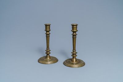 Een paar bronzen kandelaars, Frankrijk, 2e helft 16e eeuw