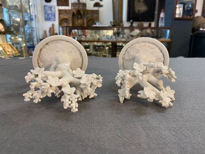 Een paar Chinese blanc de Chine modellen van bomen in jardinières, Kangxi — foto 3