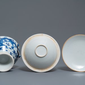 Een paar Chinese blauw-witte dekselkommen met draken, 19e eeuw — foto 6