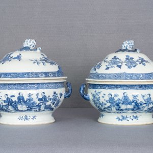 Een paar Chinese blauw-witte dekselterrines met vrouwen in een tuin, Qianlong — foto 8