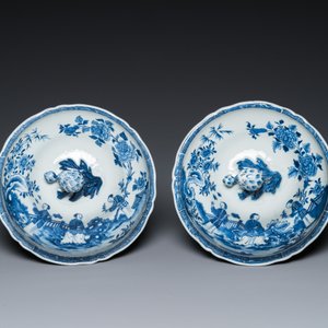 Een paar Chinese blauw-witte dekselterrines met vrouwen in een tuin, Qianlong — foto 8