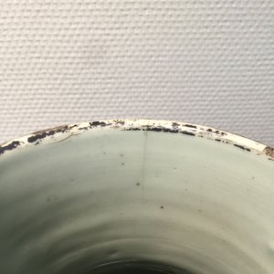 Een paar Chinese blauw-witte dekselvazen, 19e eeuw — foto 7