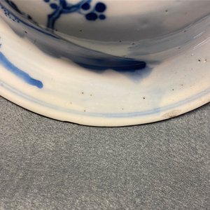 Een paar Chinese blauw-witte dekselvazen met figuratief decor, 19e eeuw — foto 9