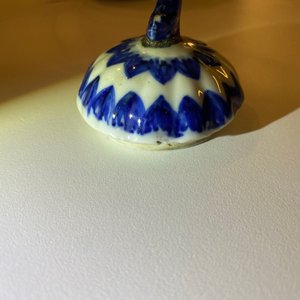 Een paar Chinese blauw-witte gemberpotten en een theepot, Kangxi — foto 14