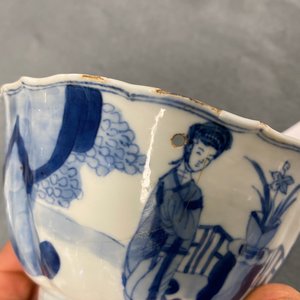 Een paar Chinese blauw-witte geribde kommen met Lange Lijzen, Chenghua merk, Kangxi — foto 14