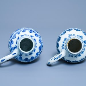 Een paar Chinese blauw-witte kannen, Transitie periode — foto 6