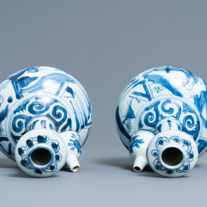 Een paar Chinese blauw-witte kendi, Wanli — foto 6