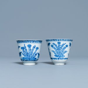 Een paar Chinese blauw-witte koppen en schotels, Kangxi — foto 6