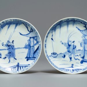 Een paar Chinese blauw-witte koppen en schotels met figuren, Ca Mau scheepswrak, Yongzheng — foto 2