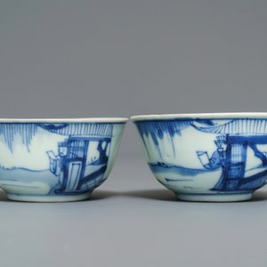 Een paar Chinese blauw-witte koppen en schotels met figuren, Ca Mau scheepswrak, Yongzheng — foto 5