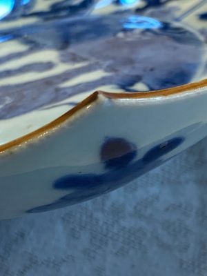 Een paar Chinese blauw-witte lotusvormige schotels met luipaarden, Kangxi — foto 6