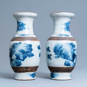 Een paar Chinese blauw-witte Nanking craquelé vazen, 19e eeuw — foto 2