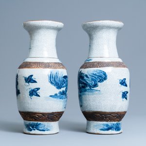 Een paar Chinese blauw-witte Nanking craquelé vazen, 19e eeuw — foto 3
